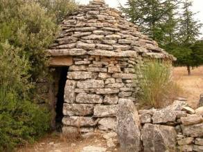 Un cabanon romain en pierres